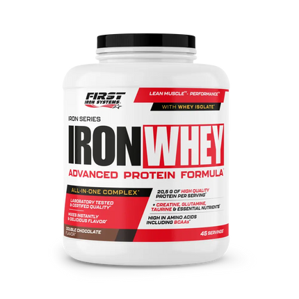 Pot de plastique blanc avec couvercle noir et étiquette iron whey 1500g first iron systems whey protéine tout-en-un filtrés à basse température saveur double chocolat
